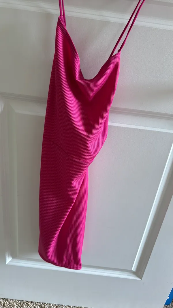Pretty Little Thing Pink Bodycon Dress - Image 6
