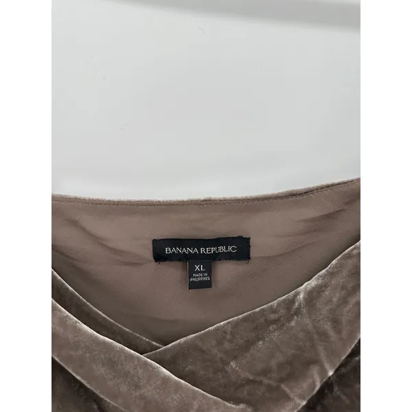 Banana Republic Velvet Tank Top Women XL‎ Front Cami Boxy Crop Scoop Neck Dark - Image 3
