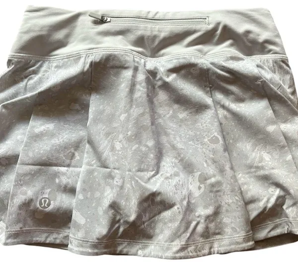 LULULEMON Pace Rival Mid-Rise Skirt Terrazzo Marble Silver size 2 EUC Pickleball - Image 2