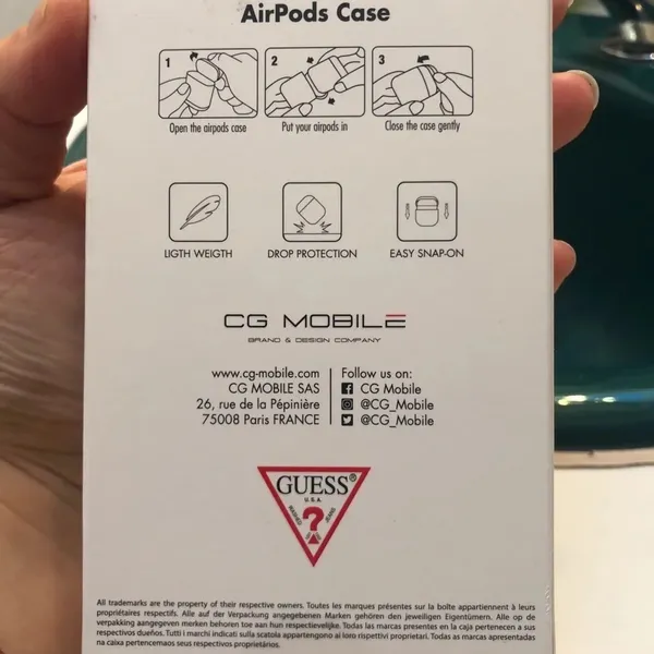 NIB GUESS AIRPODS CASE - Image 3