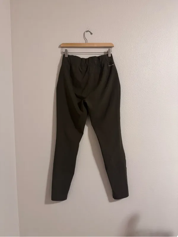 Columbia joggers in Olive - Image 3