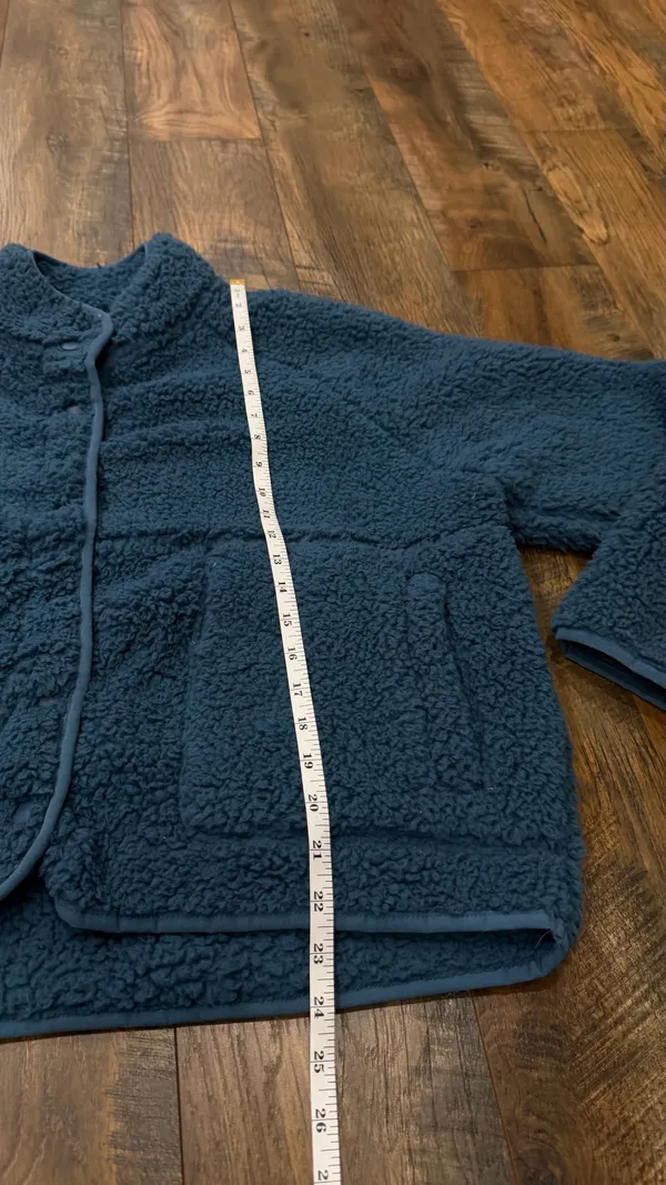 Dip Women’s Blue Fuzzy Sherpa Fleece Jacket, Snap Closure, Size Large - Image 4