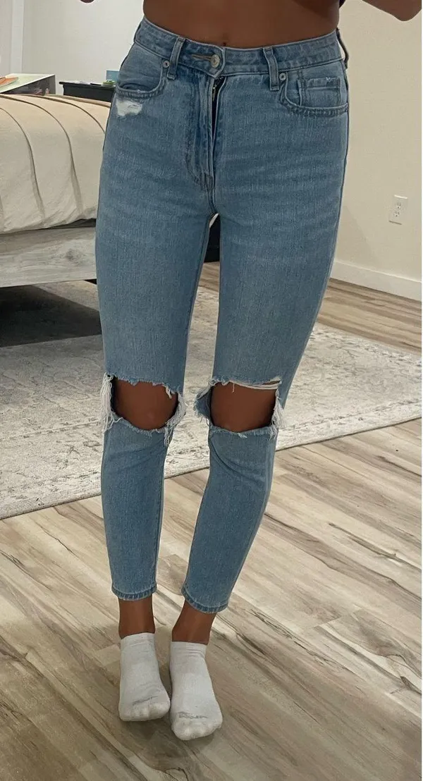 American Eagle Mom Jeans - Image 5