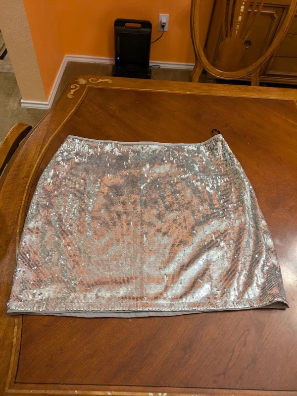 Forever 21 sequin shimmer lined pencil;Mini Skirt Sz 2X - Image 3