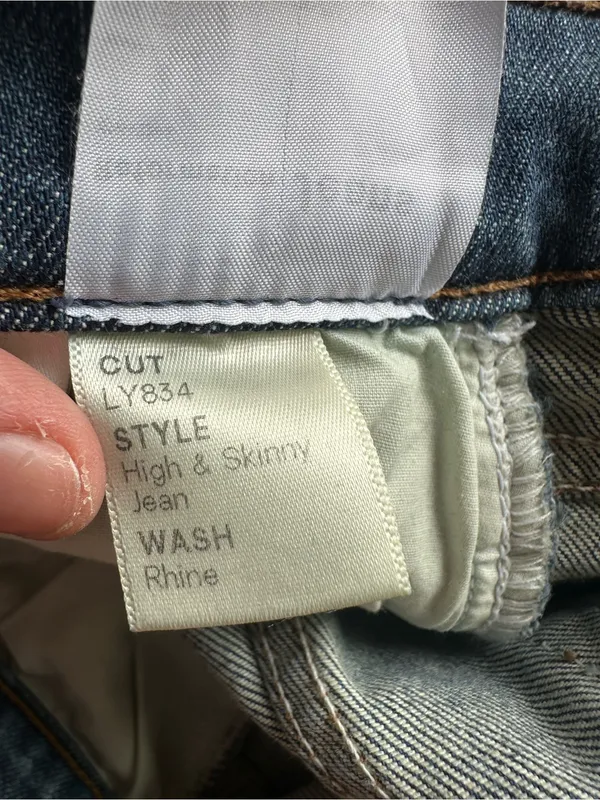 Reformation jeans high and skinny jeans in rhine wash size 26 made in USA - Image 5