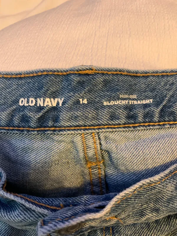 Old Navy Slouchy Straight Jeans - Image 2
