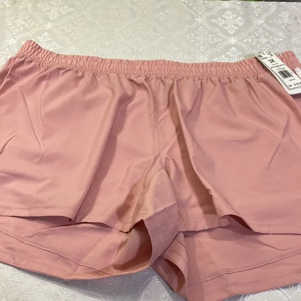 Adidas women shorts 3X - Image 3