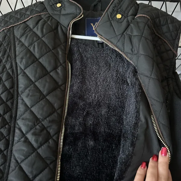 Soft cozy furry vest from Buckle. Hardly worn like new condition - Image 2