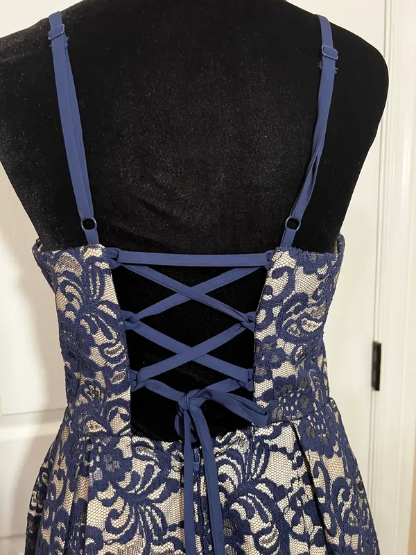 Windsor Navy blue lace dress - Image 4