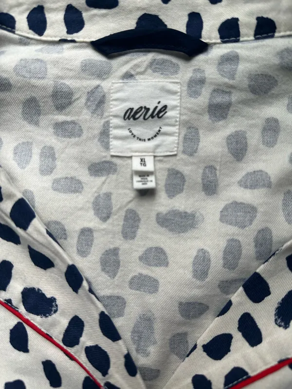 Aerie Navy and White Print Button Up Pajama Top - Image 6