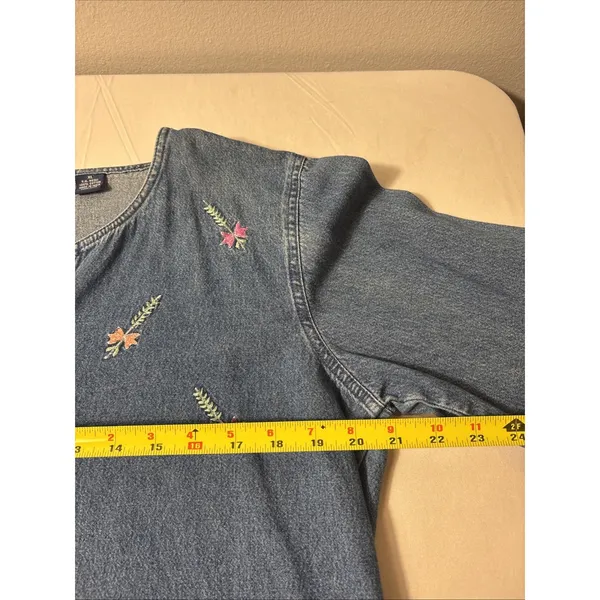 Vintage Agapo Womens Denim Shirt Size XL Embroidered Flowers Boho Cottage Top - Image 7