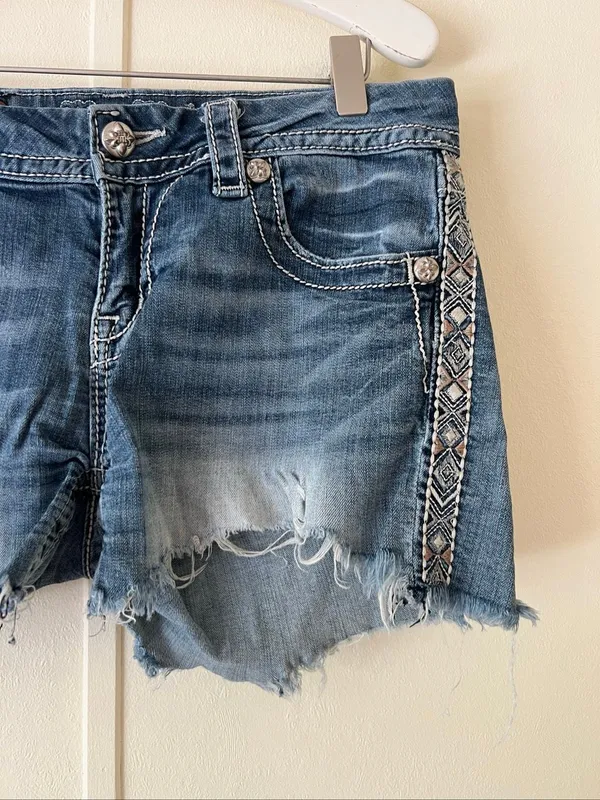 Miss Me Easy Shorts Size 28 Woman’s Jean Shorts - Image 3