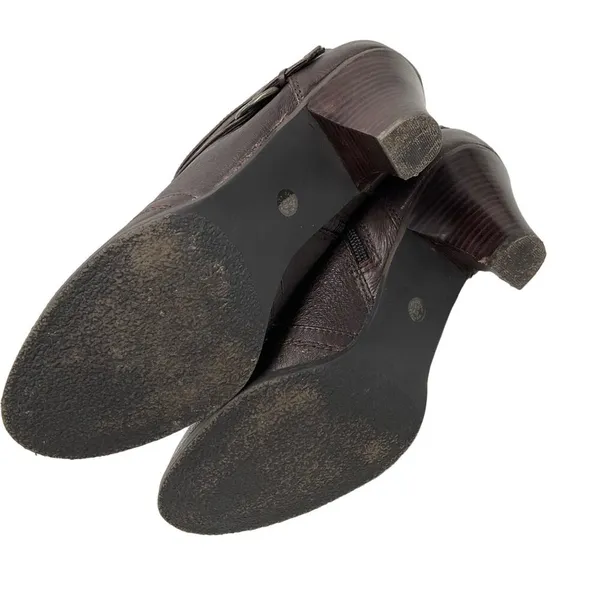 St. Johns Bay Womens 9M Brown Leather Ankle Boots Stacked Heel & Buckle Details - Image 3