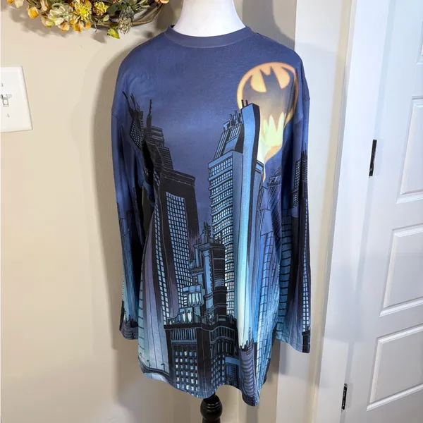 DOLLS KILL x DC Batman Symbol Gotham City Comic Long Sleeve Shirt ~Small💛 - Image 3