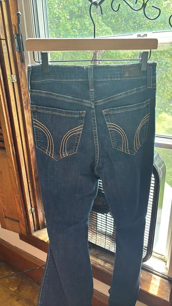 Hollister Jeans Bell Bottom Flare - Image 2