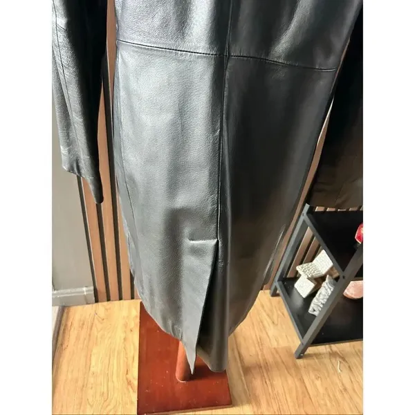 Madison & Max long leather jacket stylish size medium in excellent condition - Image 6