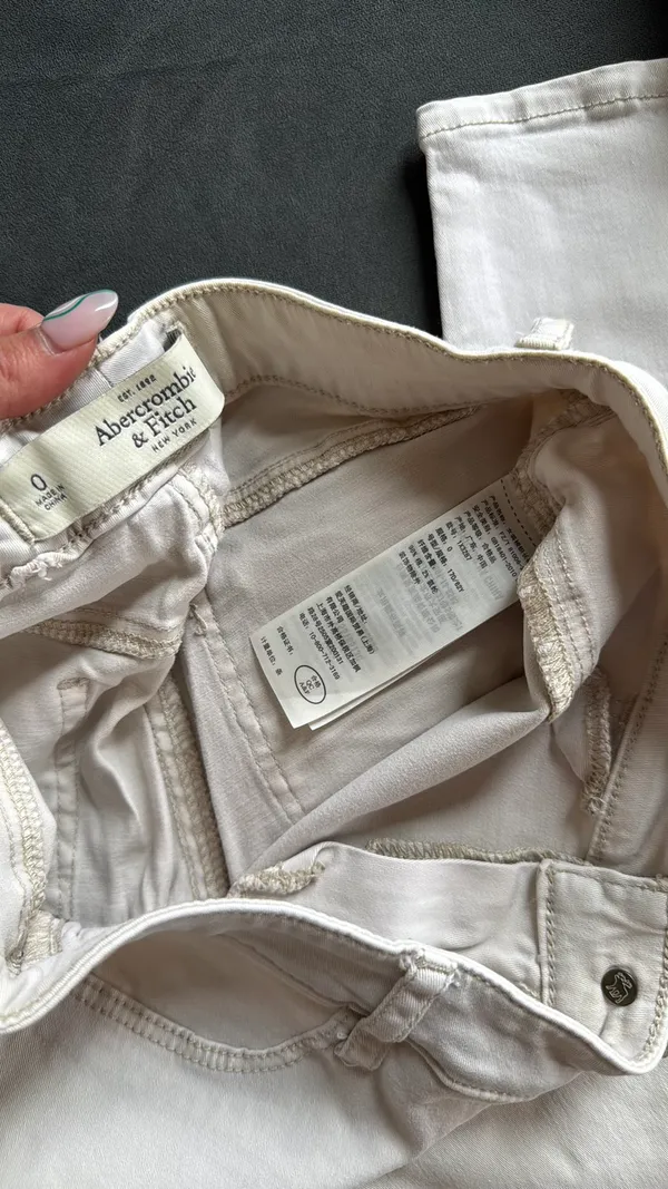 Abercrombie Khaki Jeggings - Image 3
