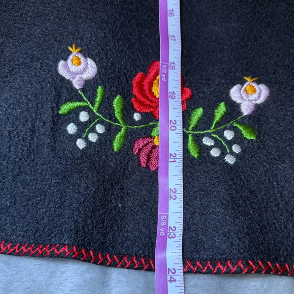 Vintage Women's Size Large Black Felt Vest Floral Embroidered Folk Art Boho - Image 9