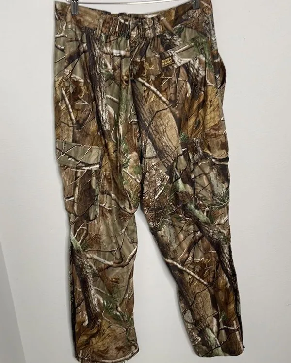 Gamehide hunting cargo pants. Size large or 12. Various Pockets. - Image 11