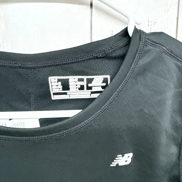 New Balance Top Women Size Small Long Sleeve Black Base Layer Thermal‎ Athletic - Image 2