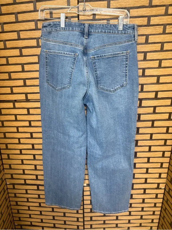 Old navy high rise o.g. Loose fit jeans size 8P - Image 2