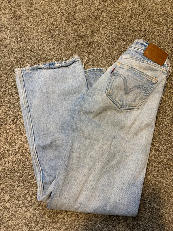 Loose Low Levi’s Jeans - Image 2