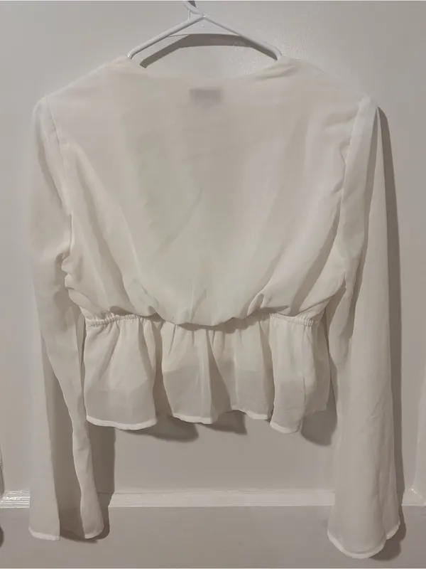 Miami Francesca’s White V-Neck Cropped Blouse - Image 2