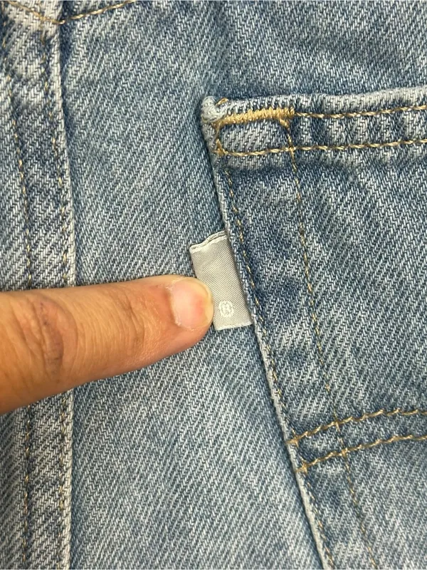 Levi’s SilverTab Mom Shorts W30 Light Wash High Rise Distressed Raw Hem Y2K - Image 5