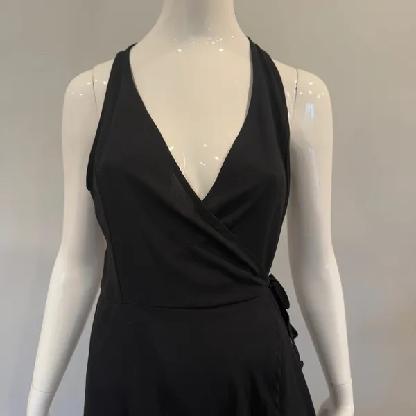 Abercrombie & Fitch Sleeveless Black Wrap Dress - Image 4