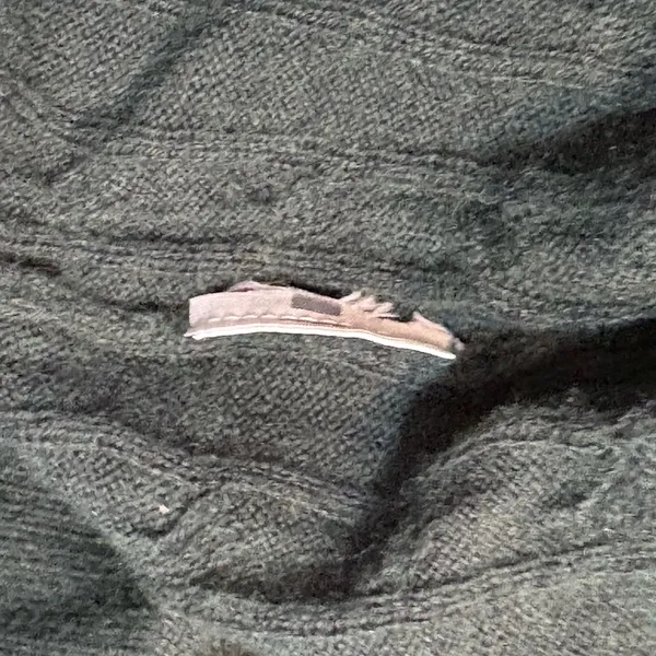 Abercrombie & Fitch Dark Green Cable Knit Sweater size Medium. - Image 7