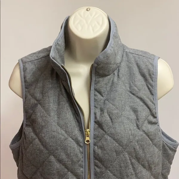 Old Navy Quilted Lightweight Vest Womens‎ - Image 4