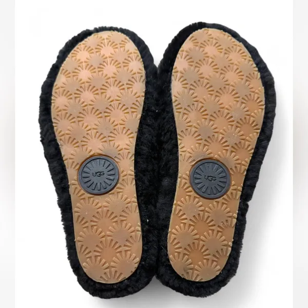 UGG Black Fluffy Sandals - Image 4