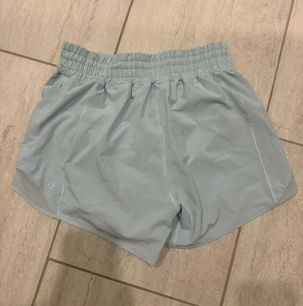 Lululemon Shorts Hotty Hot - Image 2