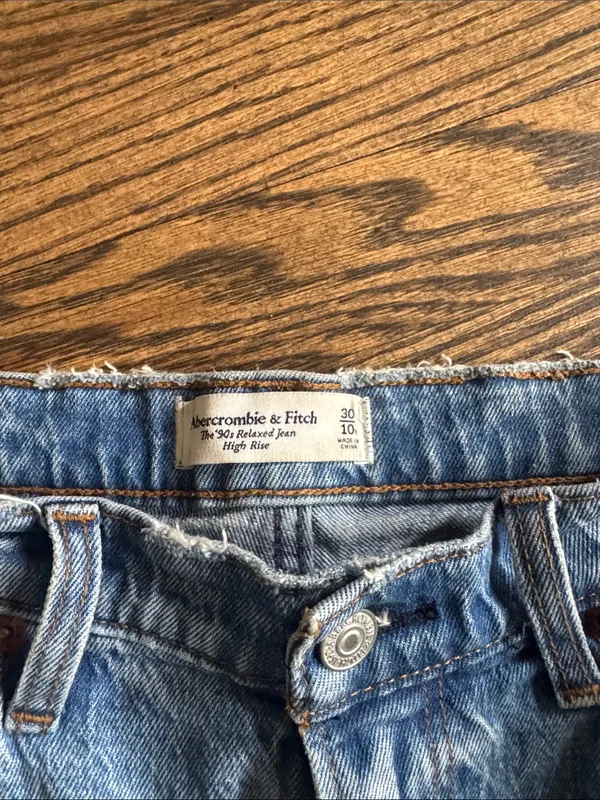 Abercrombie & Fitch 90s Relaxed Jean High-Rise Straight Jeans - Image 4