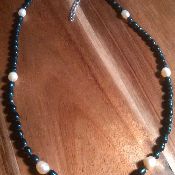 Freshwater Pearl and Green Pearl Stainless Steel Necklace (18 Inch) - Image 3