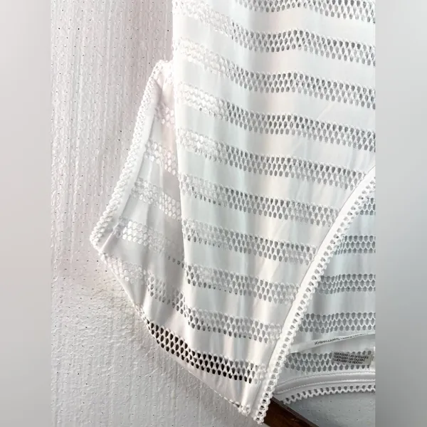 Calvin Klein M White Perforated Pocketed V-Neck Swim Coverup - Image 3
