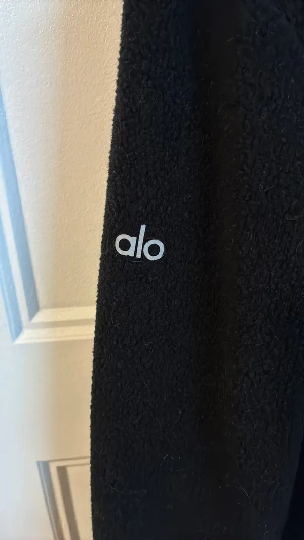 Alo yoga pullover  - Image 3