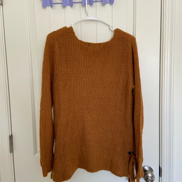 NWOT | Love Tree women’s brown thick knit v-neck tied sides sweater‎ small - Image 7