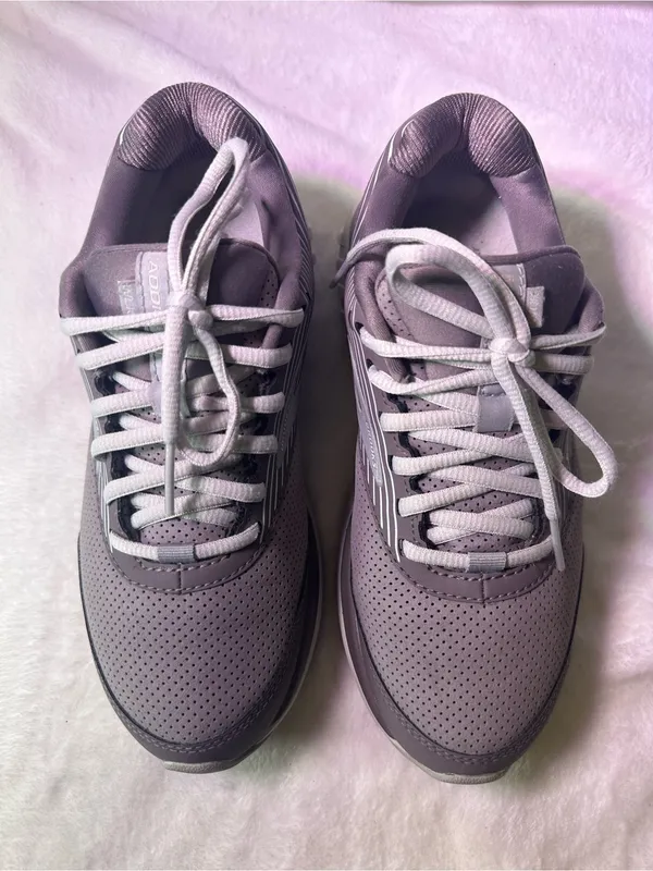 Brooks Women's Lavender Athletic Walking Shoe with White Accents - Image 4