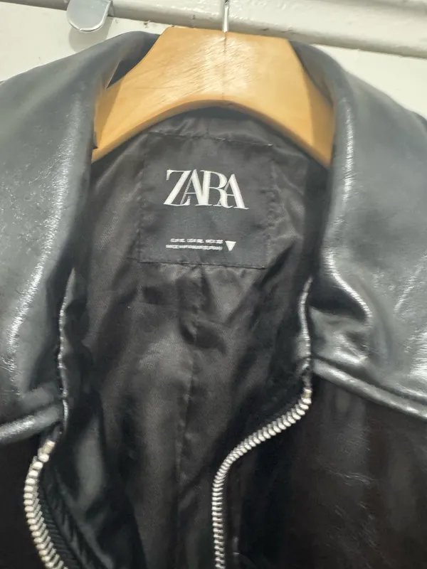 ZARA Black Cropped Faux Leather Motorcycle Jacket size M - Image 2