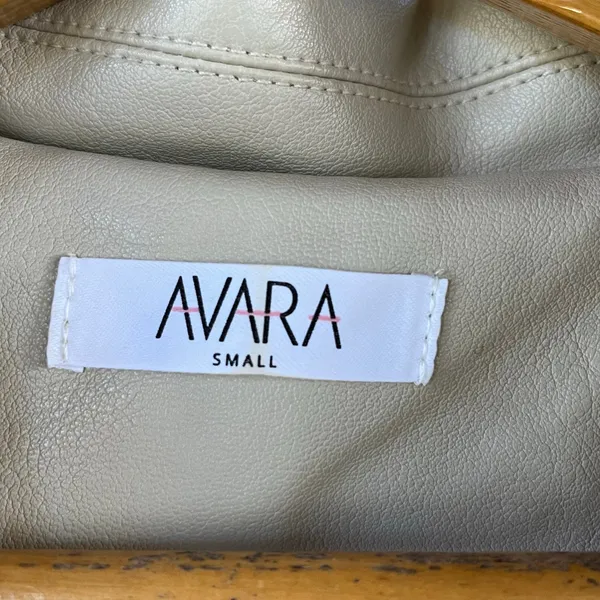 Avara Women's Vegan Leather Cream Colored Cropped Jacket Size S - Image 7