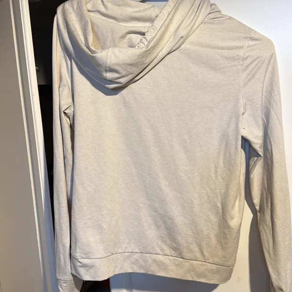 Vuori Essential Hoodie - Image 4