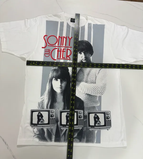 Sonny & Cher T Shirt Large CHER All Over Print Retro 60s Music TV Graphic Tee - Image 4