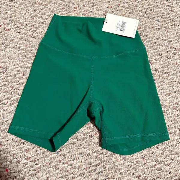 NWT Wilo The Label Emerald Green Biker Athletic Shorts- Size Small - Image 6