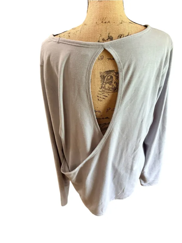 Old Navy Active Crisscross Open-Back Long-Sleeve Top Women's Size XL Grey - Image 4