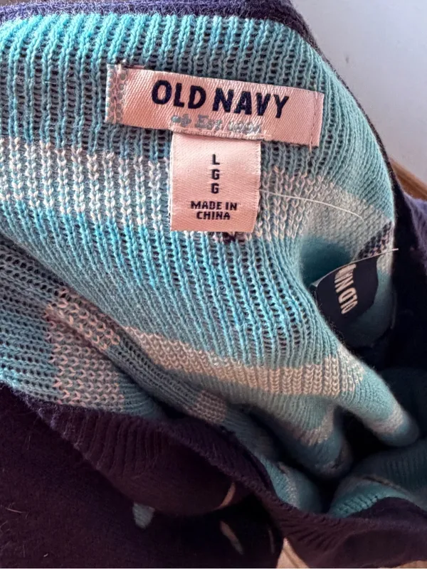 Old Navy Hearts Sweater nwt - Image 5