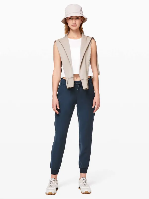 LULULEMON On The Fly Jogger in True Navy Sz. 2 - Image 12