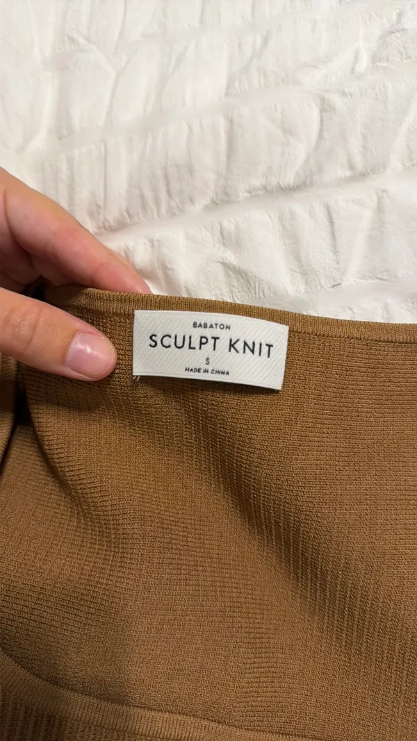 Aritzia Babaton Top Sculpt Knit - Image 3