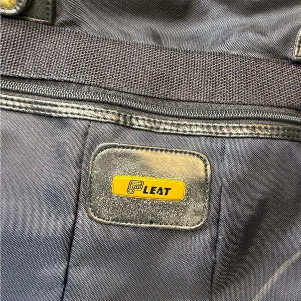 🧳 Vintage LEAT Nylon Travel Duffel Weekender Carry-On Shoulder‎ Bag 🧳 - Image 3