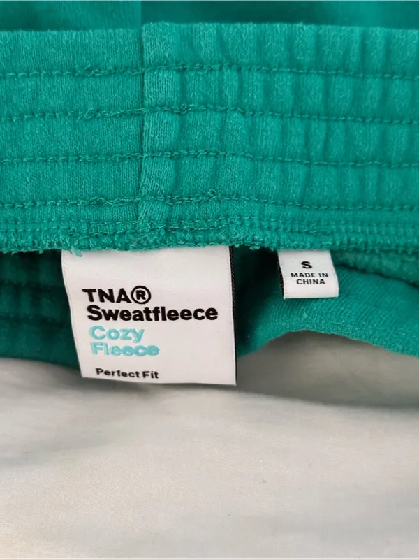 Aritzia Tna Sweatfleece Cozy Fleece Perfect Fleece Shorts in Green - Image 4